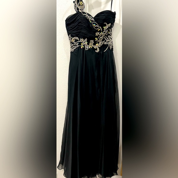 Beautiful Black Chiffon Rhinestone Embellished One Shoulder Maxi Dress Size  Med